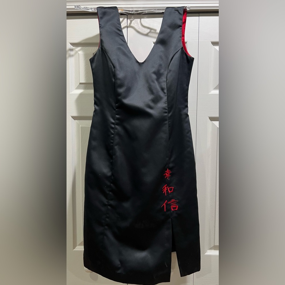 Black Sheath Dress with Sweetheart Neckline and Red Embroidery